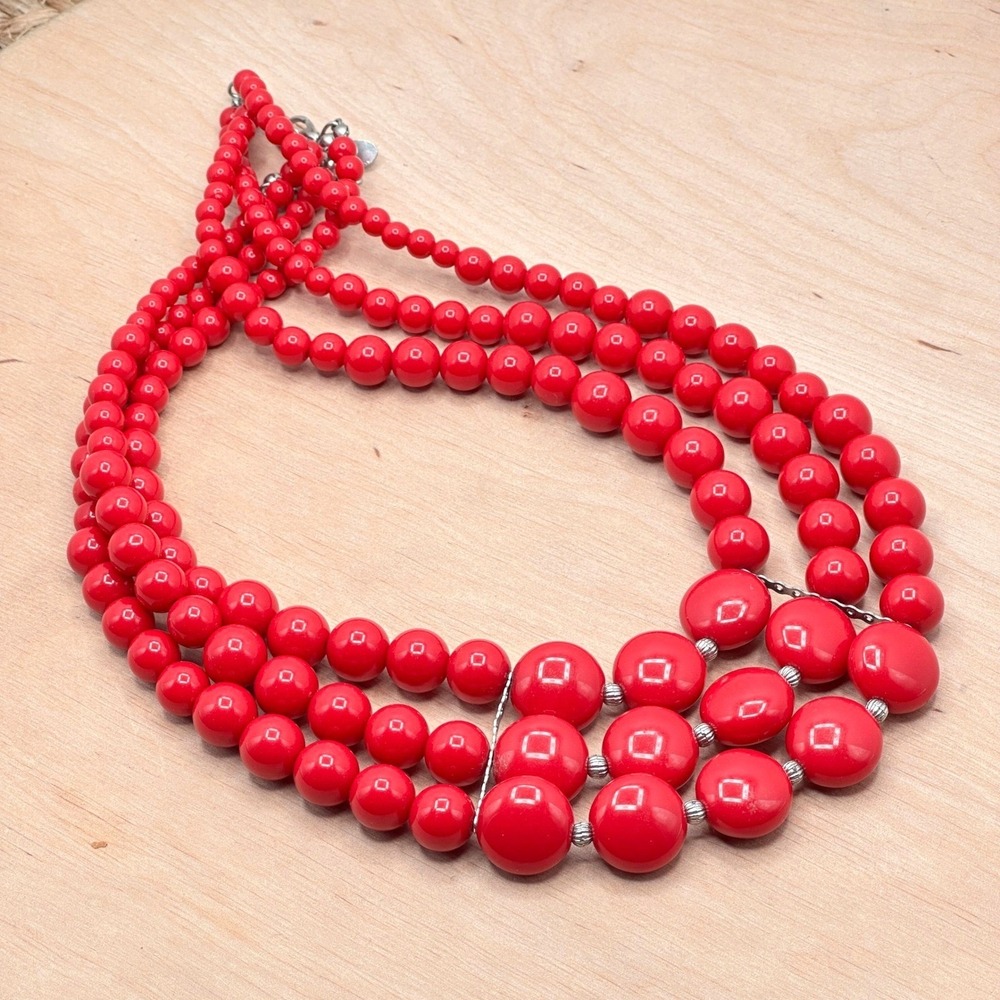 80s Cherry Red Triple Strand Bib Necklace Graduated Resin Bead Retro‎ Statement